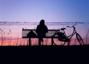 7 Alasan Mengapa Orang Pendiam Banyak Digemari