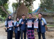 Awasi Kebersihan Kandang, Mahasiswa KKN UNDIP Atasi Bau dan Lalat Berlebih di Peternakan Desa Baleharjo, Sragen.