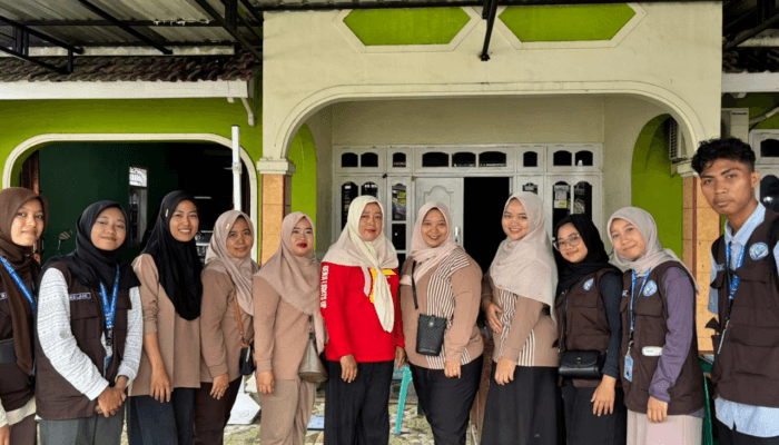 Mahasiswa KKN UPGRIS Dampingi Kegiatan Posyandu Lansia di Desa Mranggen