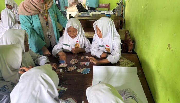 Putus Stigma Tabu, Mahasiswa KKN UNS 15 Dibal Ajak Siswa MTs N 15 Boyolali Melek Kesehatan Reproduksi