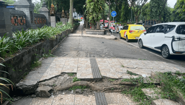 Trotoar Rusak hingga Persaingan Tak Seimbang, Potret Eksklusi Sosial yang Masih Terjadi di Kota Malang